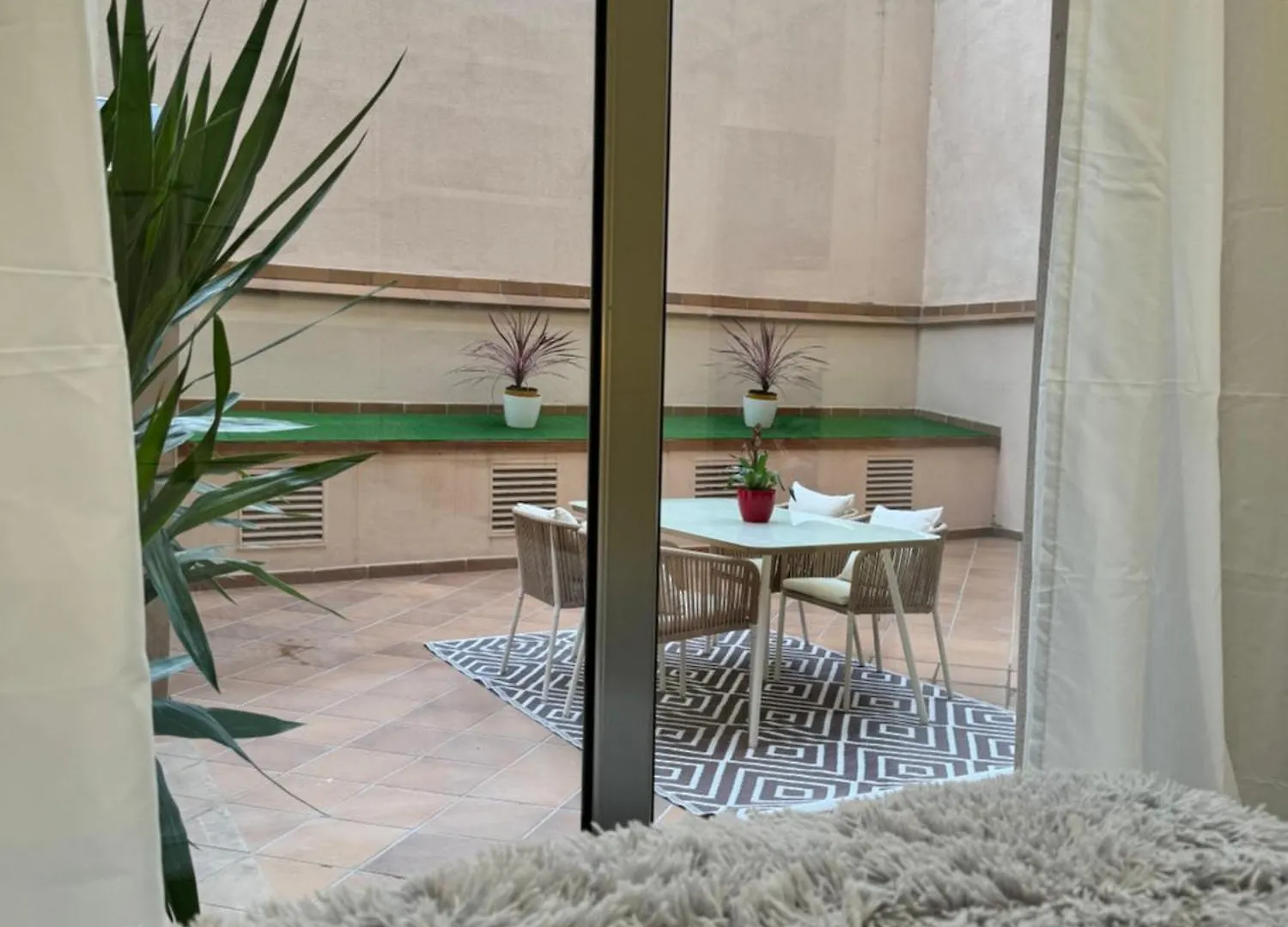 Private Terrace 1Br Apt - 4Min Walk To The Beach 피네다데마르